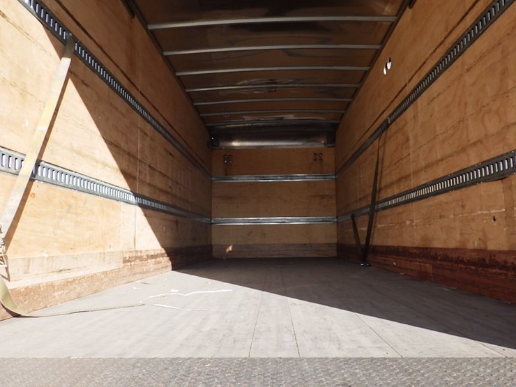 2020-hino-268a-image-7