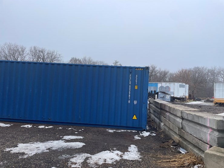 #1101-•-40'-high-cube-shipping-container-image-2