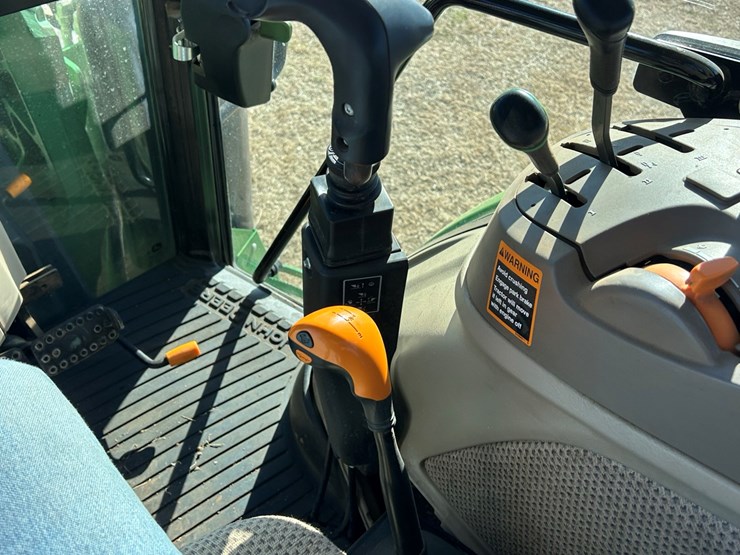 john-deere-6105e-image-39