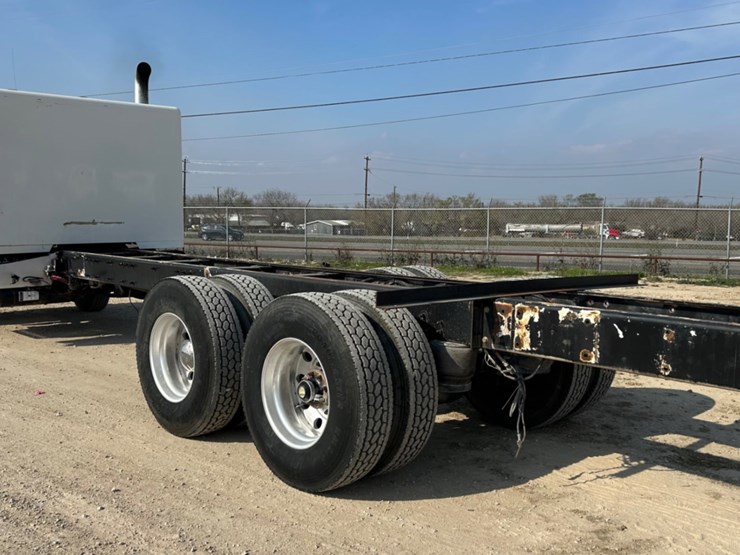 2009-peterbilt-340-image-6