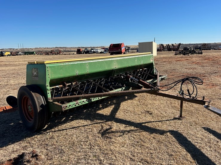 john-deere-8300-image-11