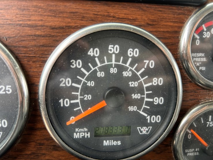 2014-western-star-4900-image-15