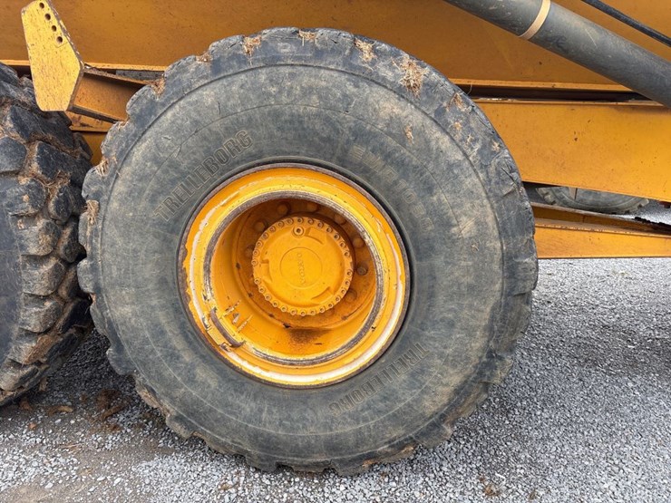 2017-volvo-a25g-image-11