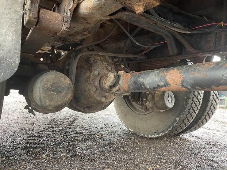 #1015-•-1992-navistar-international-transportation-flatbed-truck-(has-wi-title)-image-18