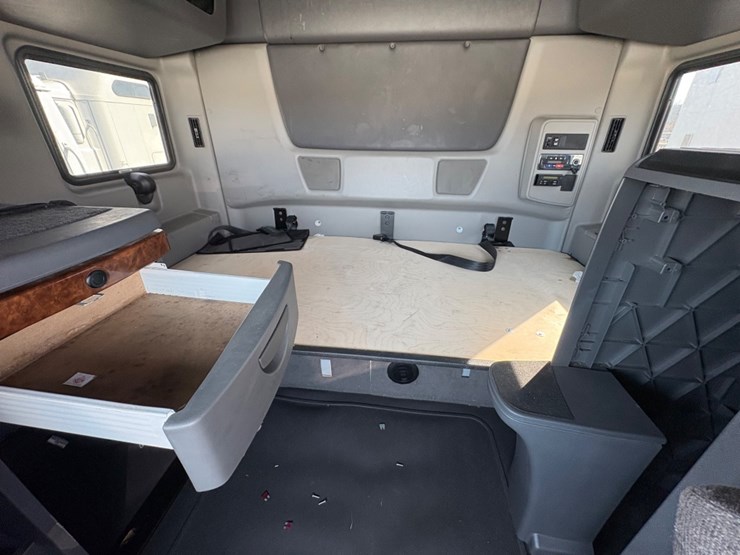 2019-international-lt-image-14