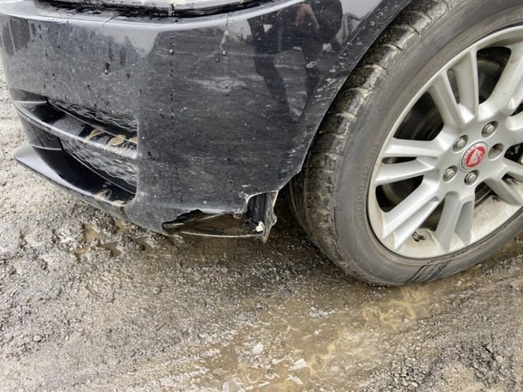 2017-jaguar-xe-25t-sedan-image-41