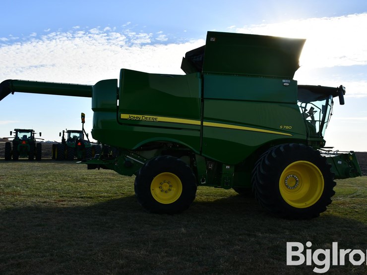 2023-john-deere-s780-image-4