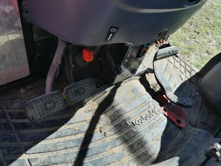 2022-kubota-mx5400-image-15