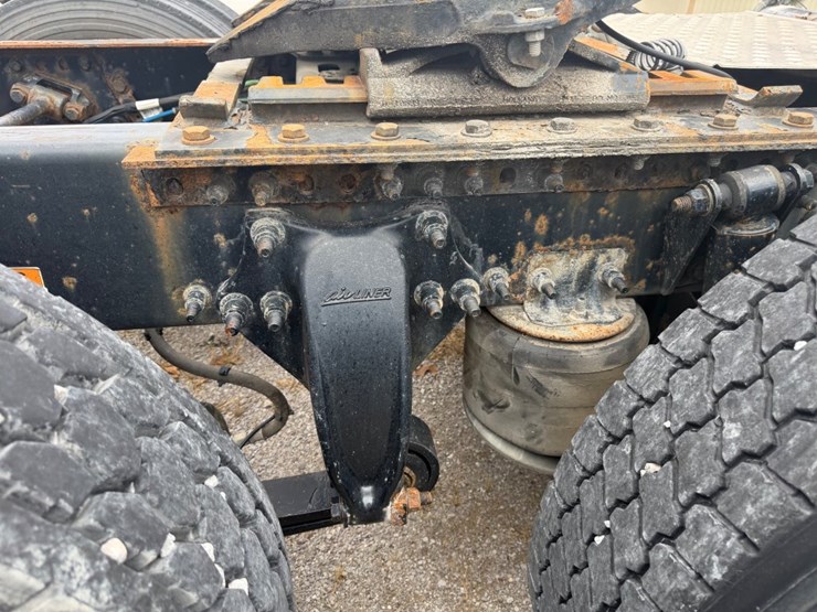 #30502-•-2018-freightliner-cascadia-tandem-axle-truck-tract-image-16