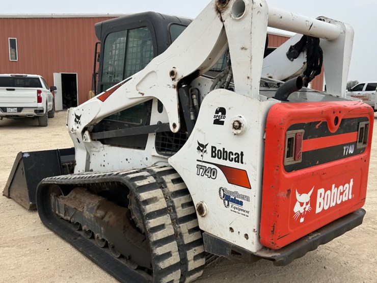 2019-bobcat-t740-image-6