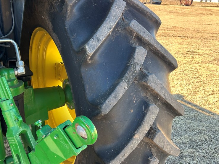 john-deere-6105e-image-6