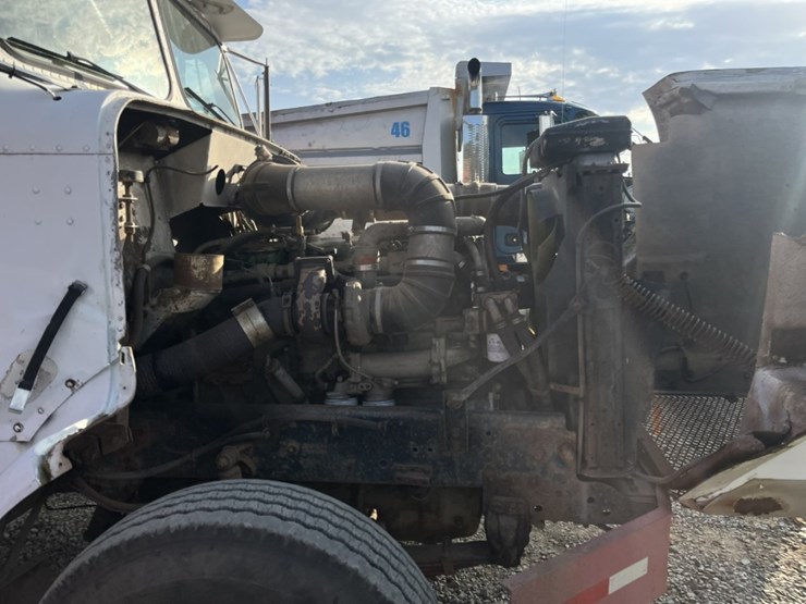 #2201-•-1988-freightliner-mb80-tandem-axle-dump-truck-image-38