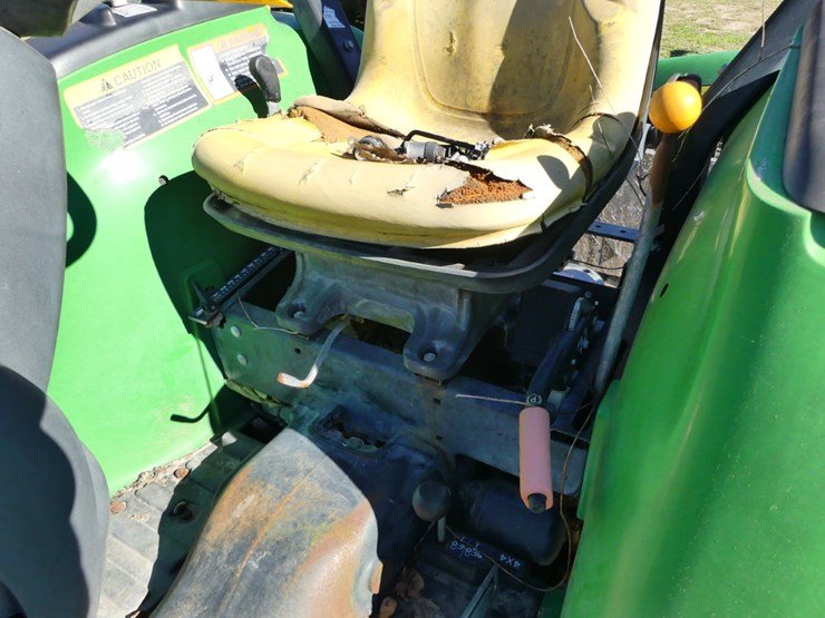 john-deere-3038e-image-8