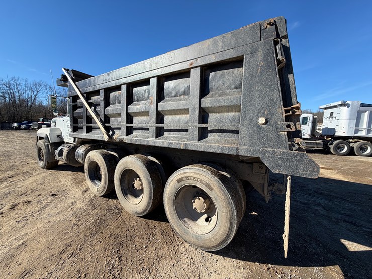 2011-mack-rd688s-image-9