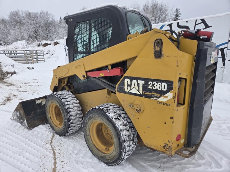 caterpillar-236d-image-3