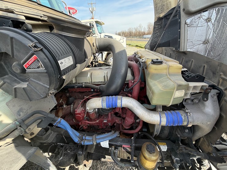 2016-mack-pinnacle-cxu613-image-27