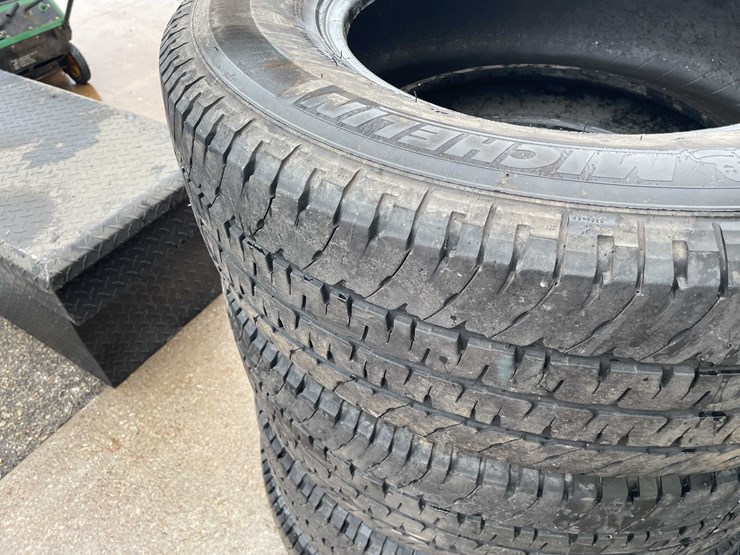 #2075-•-(4)-tires-(o3)-image-3