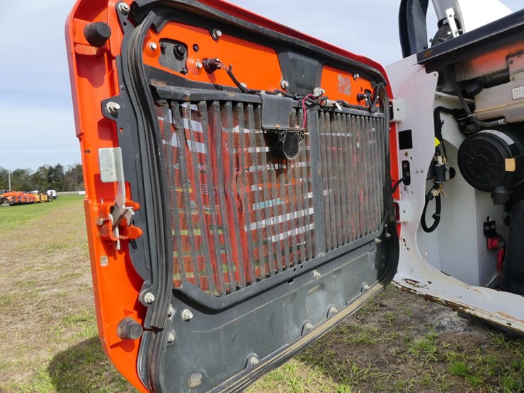 2020-bobcat-t76-image-9