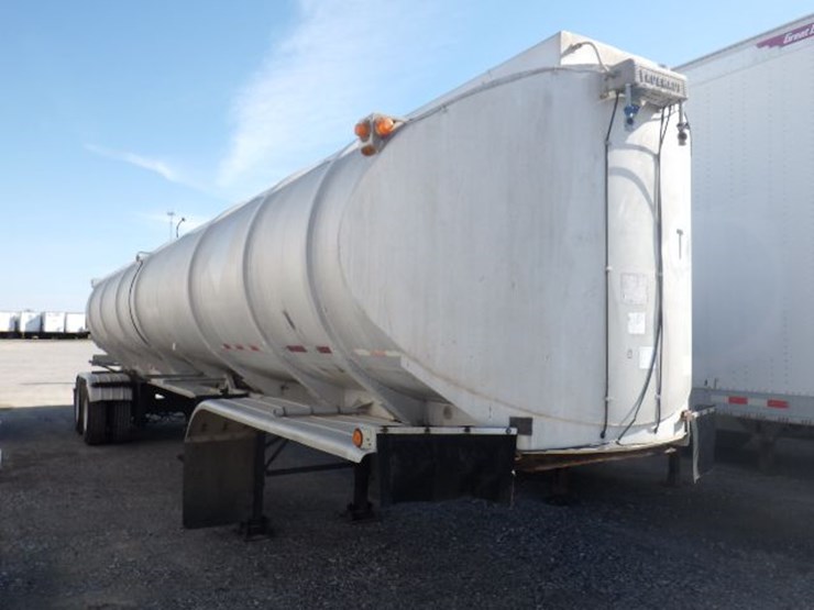 1965-fruehauf-tanker-image-4