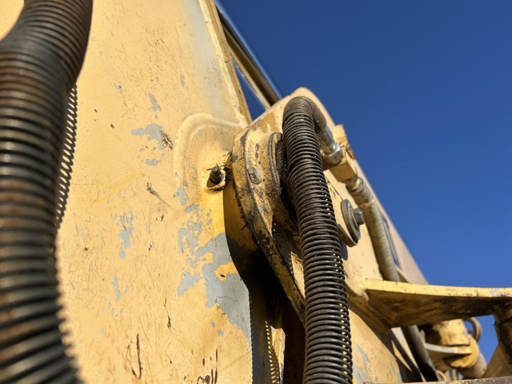 caterpillar-307-image-24