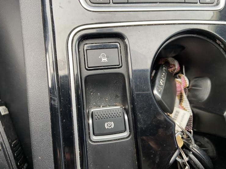 2017-jaguar-xe-25t-sedan-image-21