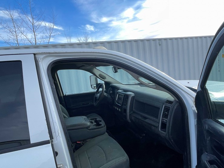 2016-ram-2500-tradesman-image-50