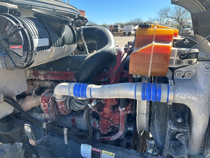 2020-mack-gr64ft-daycab-image-16