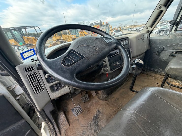 2015-ditch-witch-fm13v-image-8