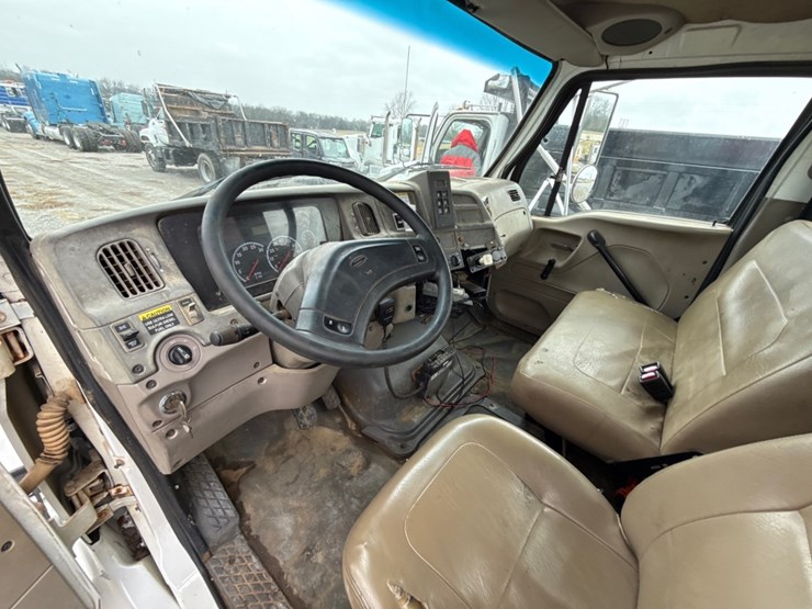 #30694-•-2008-sterling-litter/debris-truck-image-23