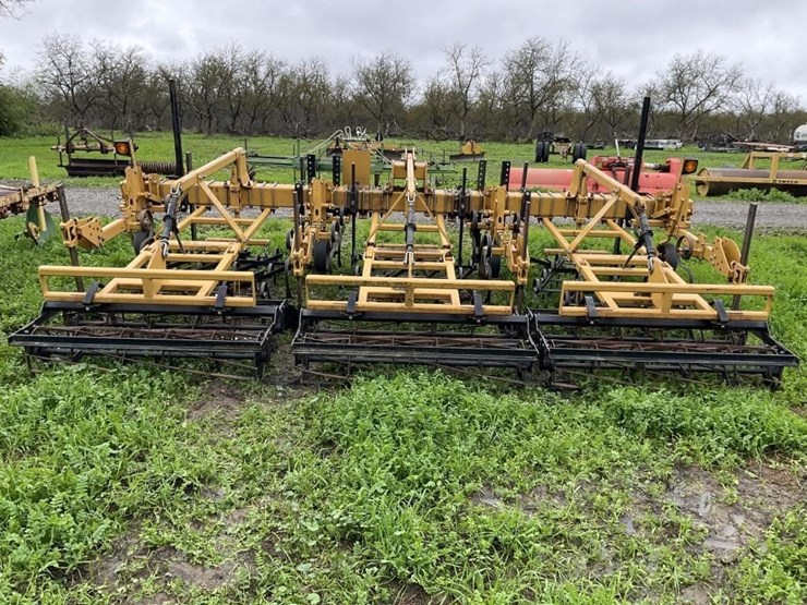 (offsite)-alloway-3-pt-3-row-60"-cultivator-image-4