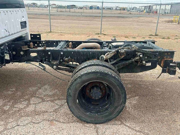 2020-ford-f550-image-6