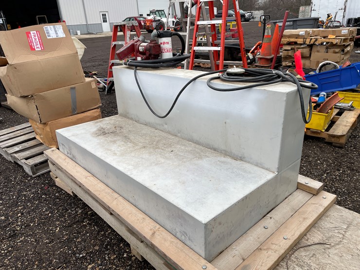 #1349-•-105-gallon-fuel-tank-with-electric-pump-image-1