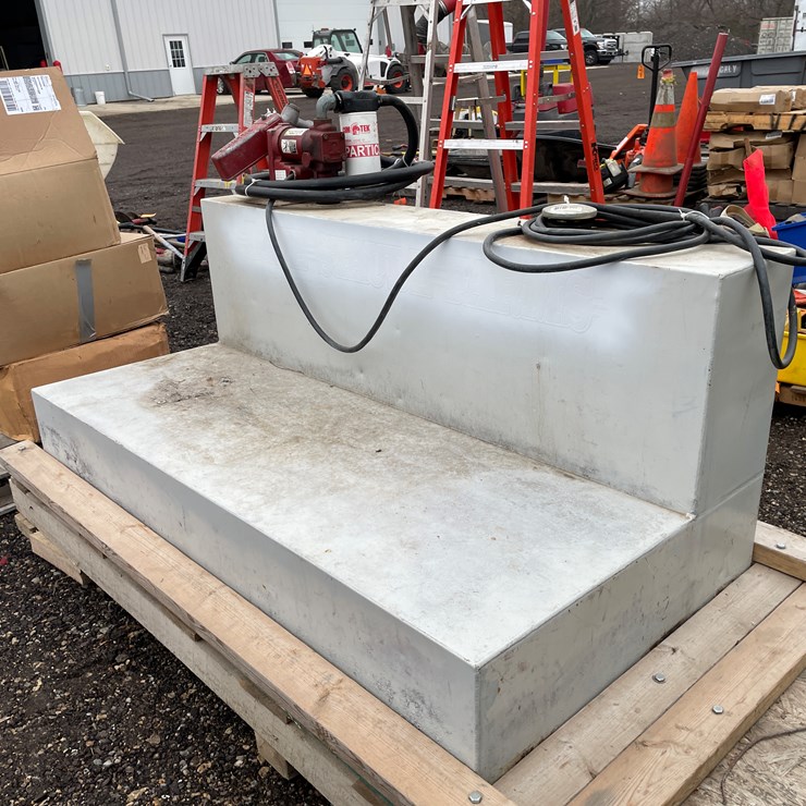 #1349 • 105-Gallon Fuel Tank with Electric Pump