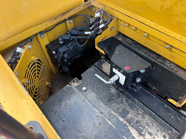 #2196-•-deere-470g-cl-excavator-image-51