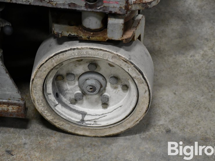 2006-skyjack-sjii-3219-scissor-lift-image-11