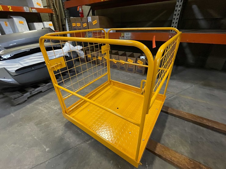 #2027-•-forklift-platform-basket-with-fork-pockets-(pr3)-image-3