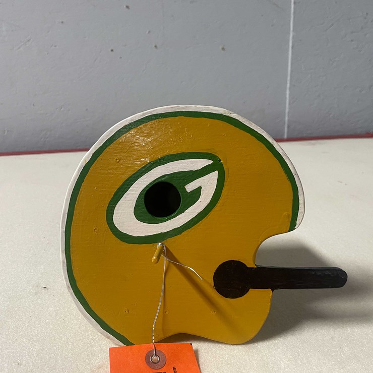 #4083 • Vintage Green Bay Packers Birdhouse (CW)