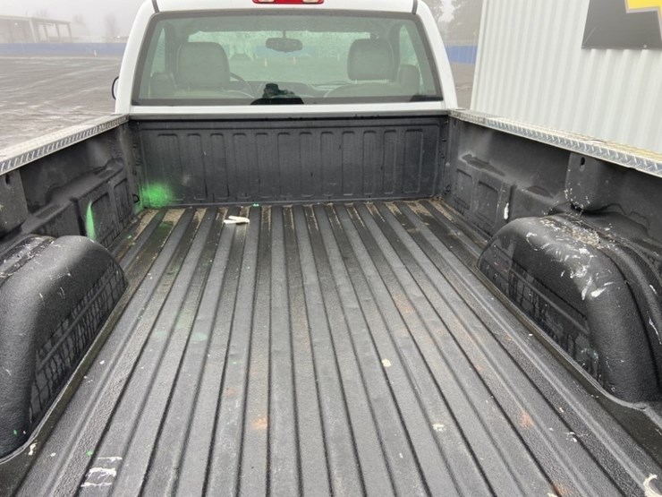 2004-chevrolet-silverado-4x4-pickup-image-31