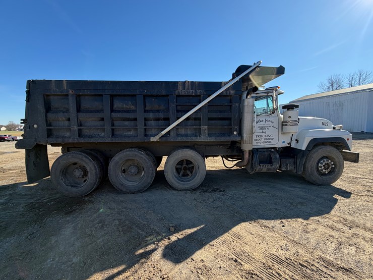 2011-mack-rd688s-image-12