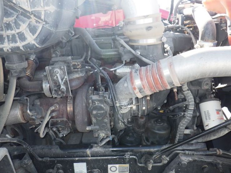 2016-peterbilt-579-image-26