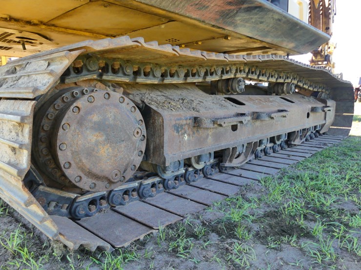 caterpillar-320-image-5