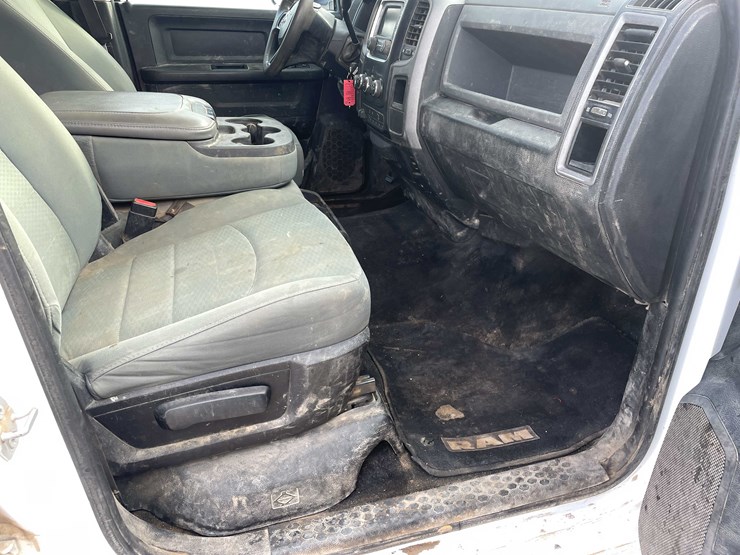 2016-ram-2500-tradesman-image-101