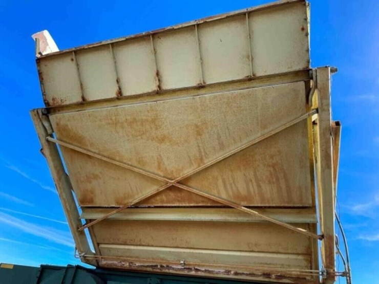 kmc-3360-peanut-harvester-image-9