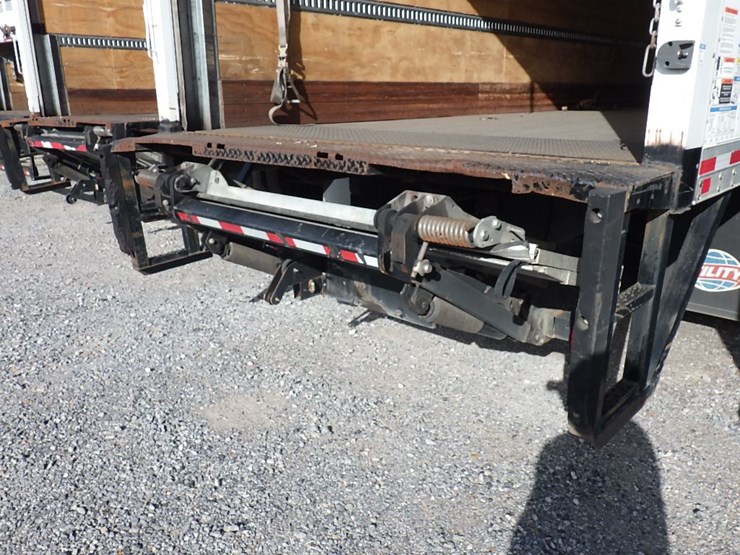 2020-hino-268a-image-6