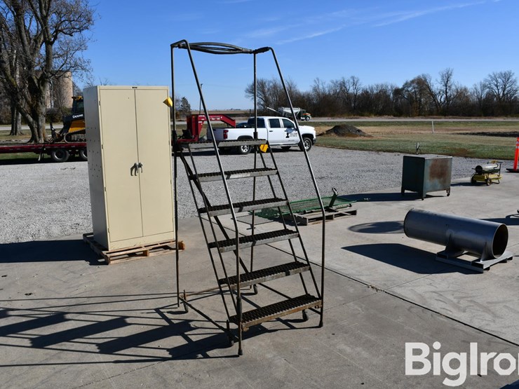 metal-rolling-stand-image-3