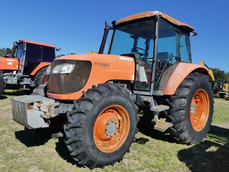 2009-kubota-m108s-image-1