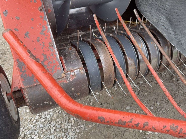 2004-hesston-4760-image-6