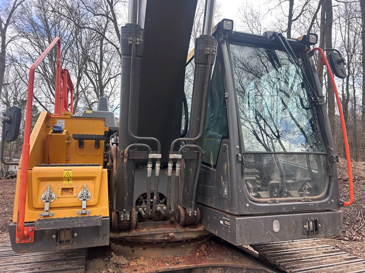 2022-volvo-ec220el-image-17