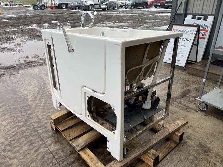 #1324-•-safety-tubs-walk-in-bathtub-image-2