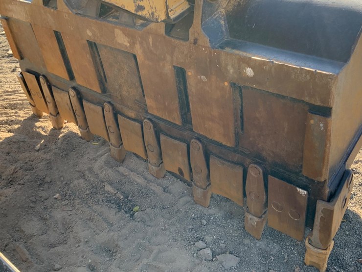 2005-caterpillar-963c-image-11